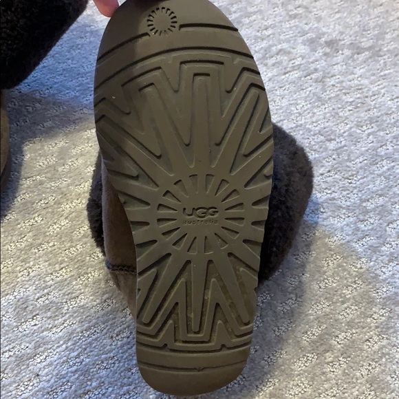 TALL CHOCOLATE UGG BOOTS - Picture 3 of 4